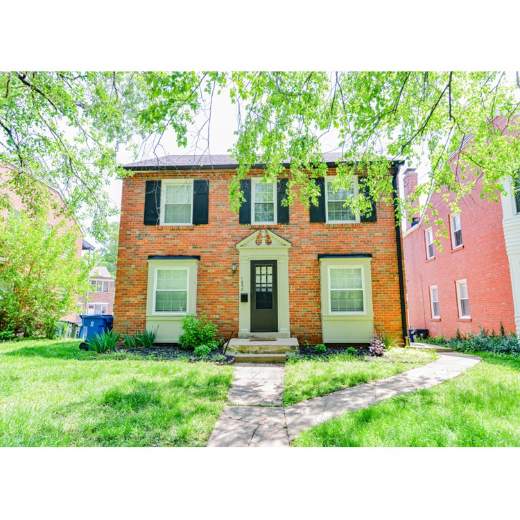 1060 E Linden Ave
